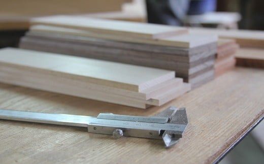 スリ漆ケヤキ尺三寸木鉢【尺三寸木鉢 ケヤキ材 直径38.5cm×11.5cm 日本のケヤキ 手作り 工芸品 透漆塗り 国産天然木 おしゃれ プレゼント 記念 お祝い コネ鉢  そば 神奈川県 小田原市 】 142069_AR023