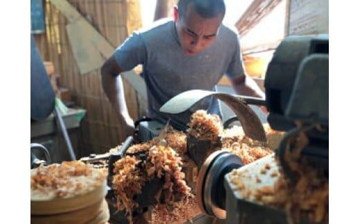 漆 7寸盆付 5.5寸菓子器 ケヤキ【ケヤキ材 摺り漆 国産天然木 おしゃれ プレゼント 記念 お祝い ふっくらとしたデザイン 木製食器 日用品 キッチン用品 木製 盆付き 神奈川県 小田原市 】 142069_AR026