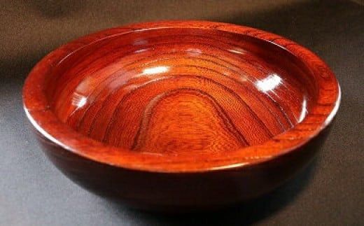 小田原漆器　1尺1寸　こね鉢　（木鉢）【漆塗り 国産天然木 おしゃれ プレゼント 記念 お祝い ふっくらとしたデザイン 木製食器 日用品 キッチン用品 木製 直径：324mm×高さ95mm 神奈川県 小田原市 】 142069_BA002