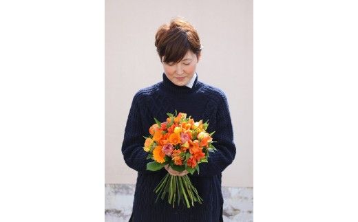 季節の花束と花瓶のセット　Mサイズ 142069_BN031