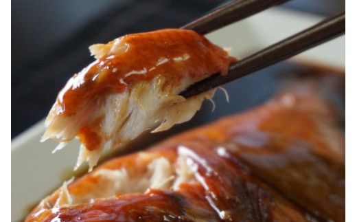 小田原漁港が見える鮑屋工場でつくった金目鯛姿煮4尾【金目鯛 キンメダイ キンメ 煮つけ 煮付け 姿煮 4尾 惣菜 おかず 家庭用 自宅で 甘だれ 神奈川県 小田原市 】 142069_CA006