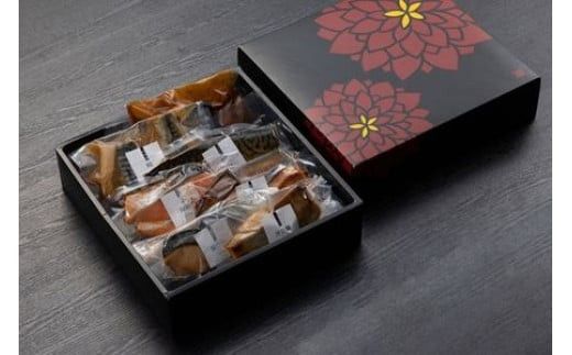[定期便2ヶ月に1回 合計6回][料亭 門松]料亭の季節の魚詰め合わせ&料亭の和豚もち豚のシチューセット定期便(2ヶ月に1回 合計6回お届け)[惣菜 おかず 豚肉 ぶた 冷凍 家庭用 自宅用 贈答品 贈答用 ギフト お取り寄せ 御中元 お中元 お歳暮 贈り物 神奈川県 小田原市 ] 142069