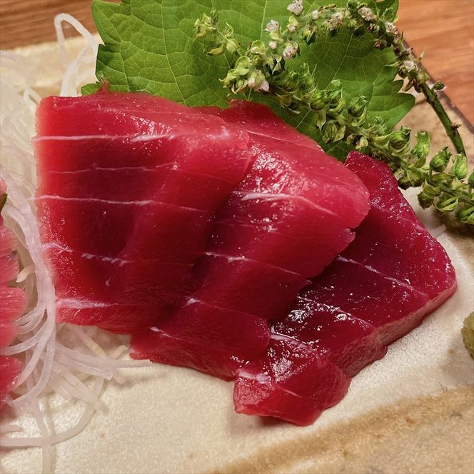 貴重な天然本鮪 赤身 約200g 中トロ 約200g 各3柵ずつ 6 8人前●赤身はマグロの中心部天身を使用！中とろの脂はくどくない上質な脂！【赤身 天身 惣菜 海鮮 お取り寄せ 御中元 お中元 お歳暮 父の日 母の日 贈り物 日本酒 焼酎】【神奈川県小田原市早川】 142069_DQ113