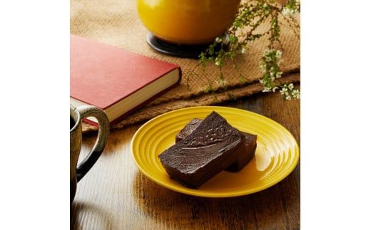 【定期便3ヶ月】幸せの生ガトーショコラ 450g【チョコレート 特濃厚 濃密な味わい 極上の口溶け 極上のチョコレート 一流の料理人 チョコレート本来の味わいと甘み カカオの風味やコク カカオ 至極の逸品 神奈川県 小田原市 】 142069_DW010