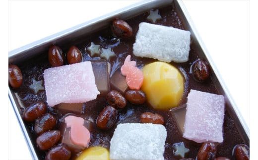 【うさぎや星が夜空に浮かぶ“進化系ネオ和菓子”】夏の夜空に見立てた“あんみつ風“水羊羹「天の川」 創業昭和10年 小田原 伊勢屋〈出荷時期:2025年6月15日～2025年8月31日〉【 和菓子店 神奈川県 小田原市 】 142069_FB008