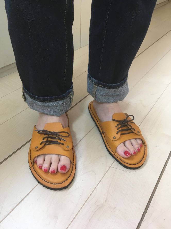 【レザーサンダル】ワークショップ体験チケット【革細工 イタリアンレザー オリジナル革履物 牛革 豚革 靴１個 ベジタブルタンニン 革細工体験　8時間程度 手作り 靴工房 工房 国産レザー 神奈川県 小田原市 】 142069_FC007