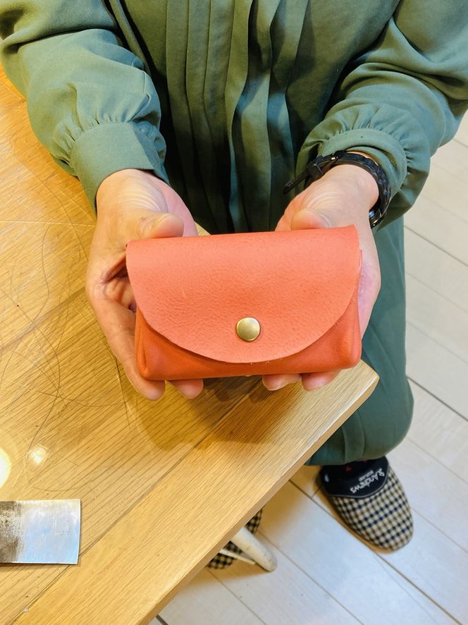 【ミニミニウォレット】ワークショップ体験チケット【革細工 革小物 イタリアンレザー オリジナル革小物 牛革 豚革 財布１個 ベジタブルタンニン 革細工体験　3時間程度 手作り 靴工房 工房 神奈川県 小田原市 】 142069_FC008