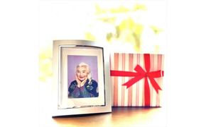 シニア向け出張撮影【小田原市在住のモデルさん限定】【ヘアメイク メイク 仕度手伝い プレゼント 親孝行 写真 写真撮影 写真加工　L版プリント  美肌加工 記念 記念撮影 記念写真 予約制 事前予約 写真データ 神奈川県 小田原市 】 142069_FM002