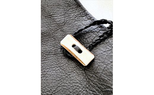 鹿の角ボタンのサコッシュ(ブラック)【 神奈川県 小田原市 】 142069_GN001