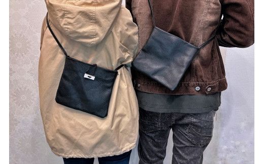 鹿の角ボタンのサコッシュ(ブラック)【 神奈川県 小田原市 】 142069_GN001