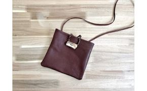 鹿の角ボタンのウォーカーズサコッシュ(ブラウン)【 神奈川県 小田原市 】 142069_GN010VC03