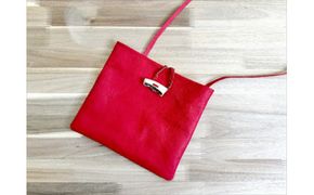 鹿の角ボタンのウォーカーズサコッシュ(レッド)【 神奈川県 小田原市 】 142069_GN010VC04