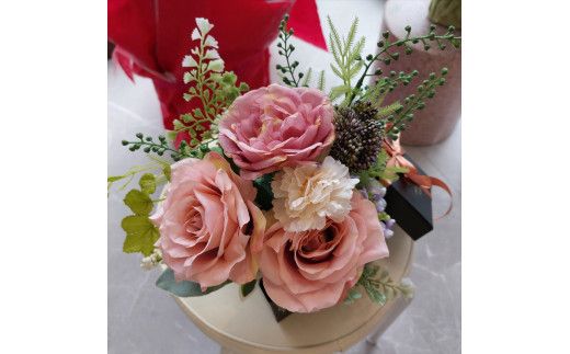 アーティフィシャルBOXアレンジ体験レッスン 【 フラワーアレンジメント 体験 チケット 神奈川県 小田原市 】 142069_HQ009