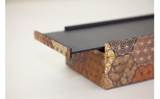 【箱根寄木細工　ティッシュケース　亀甲】お部屋の雰囲気作りのアクセントに 142069_CW010VC01