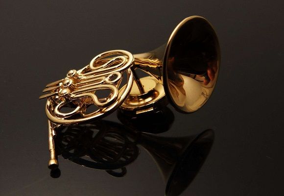 K18　ホルンブローチ 　BO-3