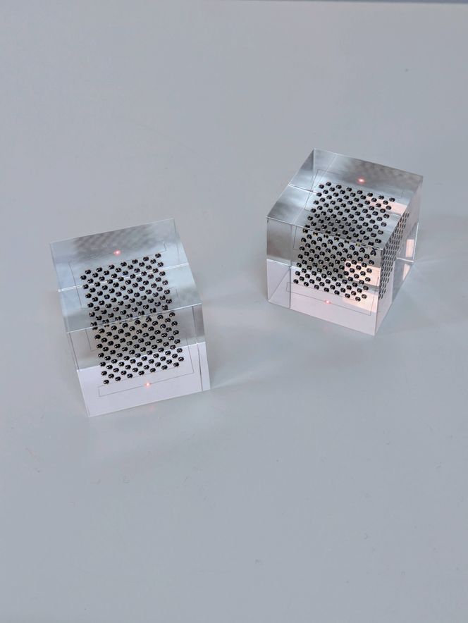 【世界初の全方位受光ソーラー】スフェラーキューブ ＜M＞［ 京都 世界初 太陽電池 スフェラ―パワー オーナメント 不思議 ソーラー かっこいい ふるさと おしゃれ かっこいい 京都 通販 送料無料 ふるさと納税 ］  261009_B-TM14