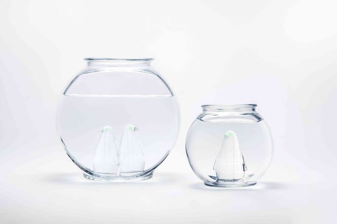 【世界初の全方位受光ソーラー】スフェラーペンギン＜クリア＞ 20個セット［ 京都 世界初 太陽電池 スフェラ―パワー ペンギン ソーラー オブジェ かわいい 不思議 水槽用装飾品 ふるさと おしゃれ かっこいい 京都 通販 送料無料 ふるさと納税 ］  261009_B-TM21