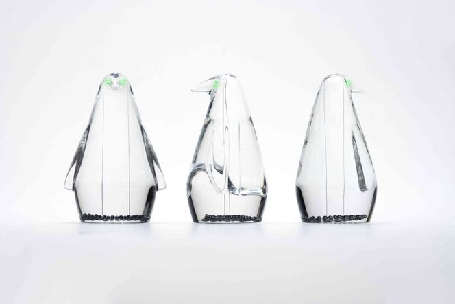 【世界初の全方位受光ソーラー】スフェラーペンギン＜クリア＞ 20個セット［ 京都 世界初 太陽電池 スフェラ―パワー ペンギン ソーラー オブジェ かわいい 不思議 水槽用装飾品 ふるさと おしゃれ かっこいい 京都 通販 送料無料 ふるさと納税 ］  261009_B-TM21