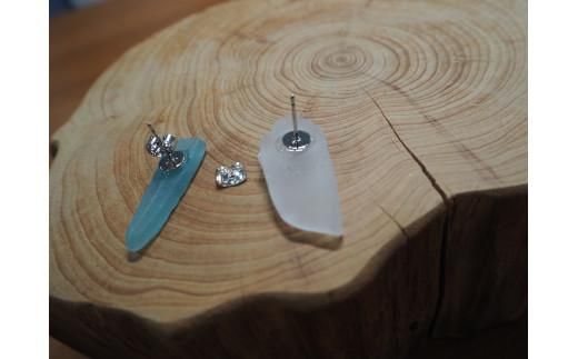 【香川県高松市の海からの贈り物】ハンドメイドシーグラスピアス(ツヤorマット）（アレルギー対応可) 372013_EK002