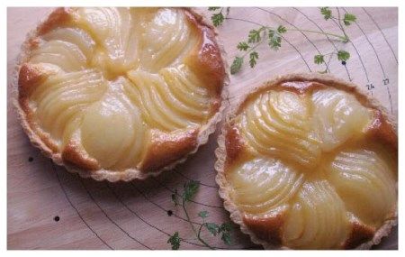 R5-690．甘さ控えめ・こだわり素材のサクサク洋梨焼きタルト