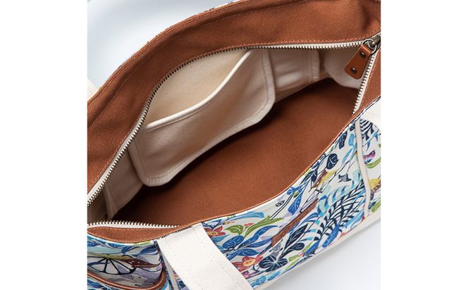 「琉球帆布」ショッピングトート / ブルー - 帆布 布 丈夫 トートバッグ 琉球紅型 人気 紅型作家 RYUKA 新垣優香 おしゃれ レディース ファッション お出かけ かばん 鞄 手仕事 手づくり ハンドメイド 琉球帆布 伝統技術 沖縄県 八重瀬町【価格改定】