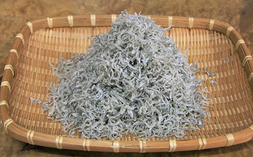 R6-652．【定期便】土佐黒潮ふんわりしらす650g・こだわりちりめんじゃこ560g　【1カ月に1回交互にお届け　全12回】（合計7.26kg）