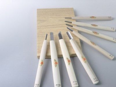 【ヤスキ鋼】ＮＨＫ木彫入門　上級者セット８本組　紙箱入り【北海道・沖縄・離島　配送不可】