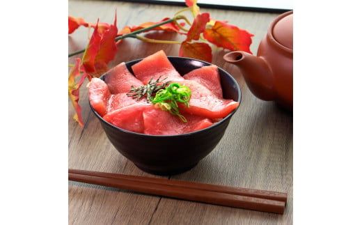 ～四国一小さなまち～ 天然マグロ切り落とし 1kg 6ヶ月定期便 まぐろ 鮪 スライス 刺身 刺し身 さしみ 魚 魚介 海鮮 海鮮丼 寿司 海の幸 おかず おつまみ 惣菜 簡単 時短 おいしい<br>