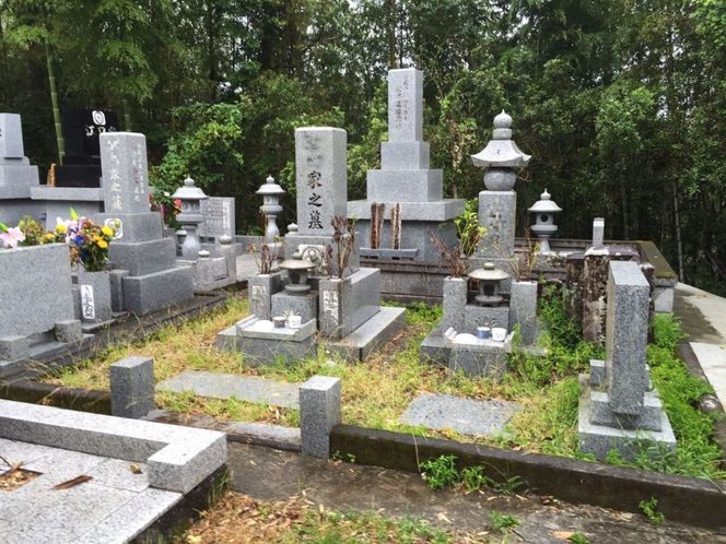 R5-486．四万十市エリアお墓掃除代行サービス〈お墓の広さ9㎡以内、年2回分作業〉