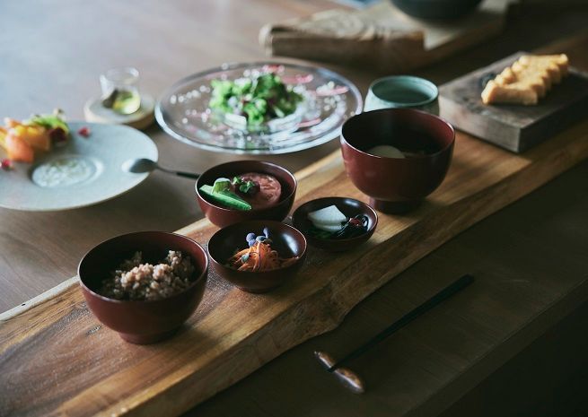 9008.TAPKOP （タップコップ）敷地面積約9000坪の広大な敷地を1日1組限定で貸切滞在　ふるさと納税宿泊券2名様1棟貸切  2食付き（コース料理）x 連泊プラン