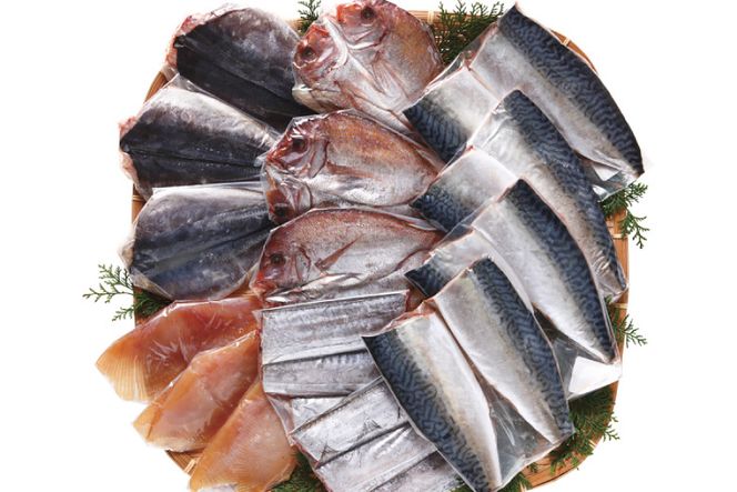 凍眠市場 三陸沖産 干物セットD 5種 計2.8kg ( さば 300g×4 アジ 150g×3 タイ 150g×3 タチウオ 200g×2 エイヒレ 100g×3） [シャディ 宮城県 気仙沼市 20564009] 干物 サバ 鯖 鯵 あじ 鯛 たい えいひれ 太刀魚 たちうお 魚 魚介 冷凍 