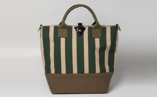 「琉球帆布」タウントート（グリーンストライプ）- 実用性 4号帆布 トートバッグ キャンバス生地 極厚 丈夫 ベーシック おしゃれ ファッション お出かけ かばん 鞄 手仕事 手づくり ハンドメイド 琉球帆布 伝統技術 沖縄県 八重瀬町【価格改定】