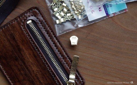 【こだわりの革細工】ジッパー小銭入れ /「LEATHERS by Kei Arabuna」 101001