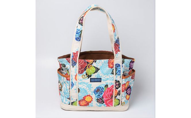 「琉球帆布」ショッピングトート / ブルー - 帆布 布 丈夫 トートバッグ 琉球紅型 人気 紅型作家 RYUKA 新垣優香 おしゃれ レディース ファッション お出かけ かばん 鞄 手仕事 手づくり ハンドメイド 琉球帆布 伝統技術 沖縄県 八重瀬町【価格改定】