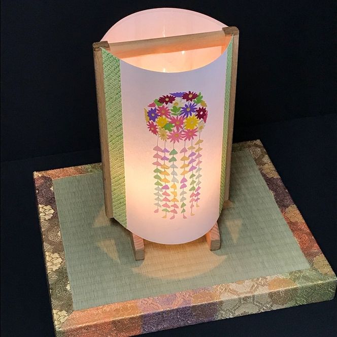 030D100 着物生地で作ったおしゃれな行灯（あんどん） 舞妓さんとつるし飾り【朱印 御朱印帳 ご朱印帳 おしゃれ 神社】