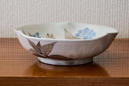 和紙染草花文菓子器 【日の隈窯 和紙染 和紙 佐賀 陶器 粉引き 鉄絵