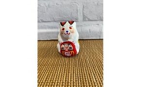 達磨抱き卯(うさぎ)手作り張子人形【埼玉県 春日部市 達磨抱き卯 うさぎ 干支 置物 手作り 張子人形  縁起物 伝統工芸 ギフト】(AW011-1)