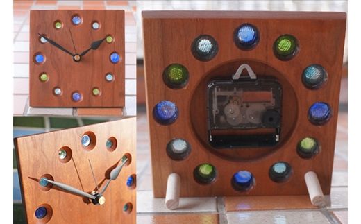 北海道 おはじき時計 （青系おはじき） 壁掛け時計 掛け時計 置き時計 兼用 サクラ材 タモ材 ブラックウォールナット材 天然木 木製 雑貨 インテリア おしゃれ ナチュラル 職人 手作り 送料無料 十勝 士幌町 【B01b】