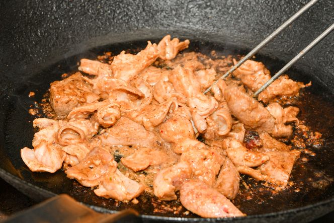 気仙沼ホルモン ほんちゃん みそ味 500g×2 [気仙沼市物産振興協会 宮城県 気仙沼市 20565228] 肉 ホルモン 豚肉 お肉 味噌 BBQ 冷凍