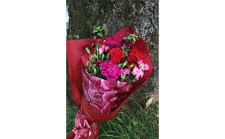 大人っぽいピンクレッド系の花束（ROSSO：ロッソ） SWAF013