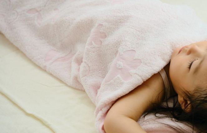 TTT0006 【高島屋選定品】泉州タオル おくるみ１枚（ピンク）【タオル 国産 シンプル 日用品 ベビー】