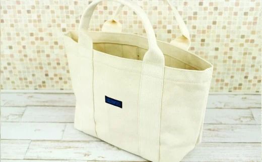 「琉球帆布」ベーシックトート M　キナリ - 極厚 4号帆布 トートバッグ キャンバス生地 丈夫 ベーシック おしゃれ ファッション お出かけ かばん 鞄 手仕事 手づくり ハンドメイド 琉球帆布 伝統技術 沖縄県 八重瀬町【価格改定】