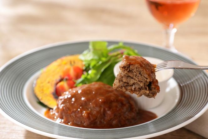 黒にんにくと京たんくろ和牛のハンバーグ　3袋（1袋　210ｇ）国産 はんばーぐ 牛肉 温めるだけ レンジ 肉 簡単調理 湯煎 小分け 人気 子供　NH00003