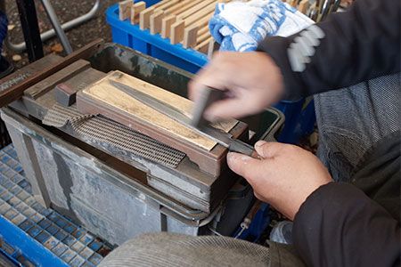 台所包丁研ぎサービス　三徳包丁・菜切り包丁・ペティナイフ・牛刀のうち、3本の組み合わせ