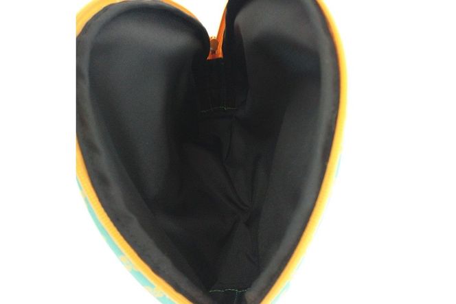 シルク・ちりめんポーチ（小花模様）グリーン　TR00012