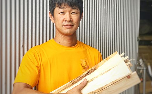 24-897．四万十のストーブ薪（ヒノキの焚き付け薪）約15kg