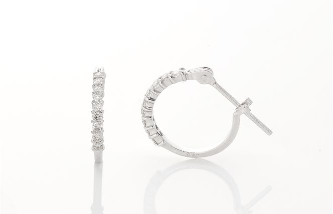 J012-4 アルカンシェル K18WG ダイヤ フープピアス（計0.20ct）【鑑別書付き ジュエリー プレゼント ギフト ファッション アクセサリー 贈り物 贈答 お祝い 記念日】