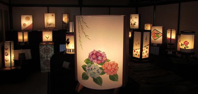 099H267 着物生地で作ったおしゃれな行灯（あんどん） 鯉のぼりと宝尽くし