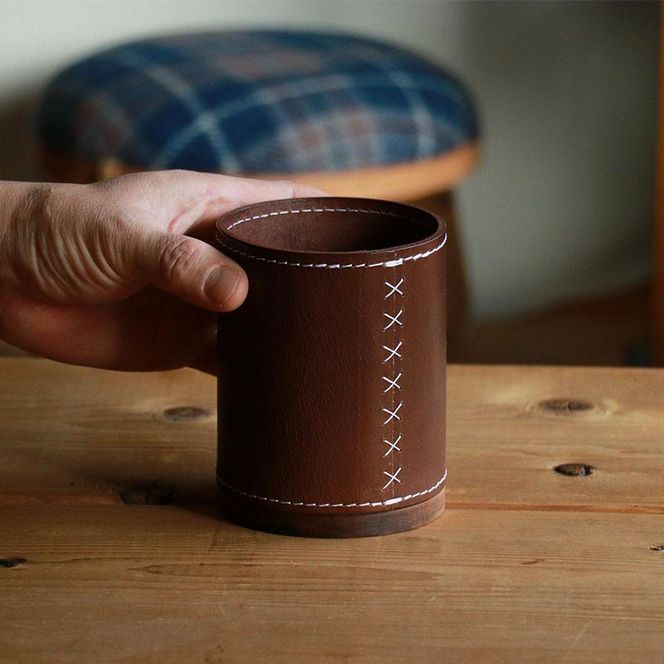 レザーとウォルナットのペン立て【ブラウン】Z109VC02