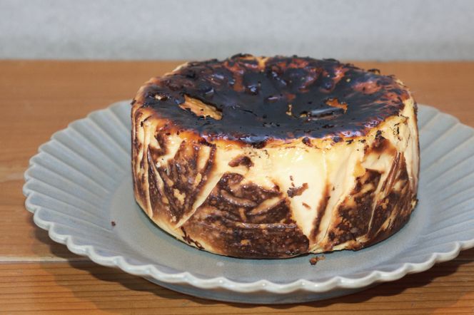 バスクチーズケーキ 12cm 鹿嶋市 美味しい スイーツ こだわり デザート ギフト (KAZ-2)